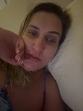 Snapshot of Bia_sexynovaes chatting on 03/02/26, 01:30 Bia sexynovaes online show from 03/02/26, 01:30