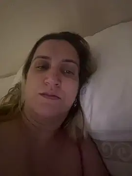 Snapshot of Bia_sexynovaes chatting on 03/28/26, 01:38 Bia sexynovaes online show from 03/28/26, 01:38