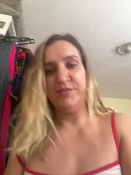 Snapshot of Bia_sexynovaes chatting on 03/29/26, 12:38 Bia sexynovaes online show from 03/29/26, 12:38