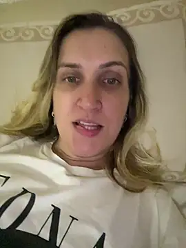 Snapshot of Bia_sexynovaes chatting on 04/02/26, 02:31 Bia sexynovaes online show from 04/02/26, 02:31