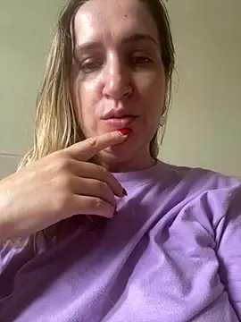 Snapshot of Bia_sexynovaes chatting on 04/07/26, 12:49 Bia sexynovaes online show from 04/07/26, 12:49