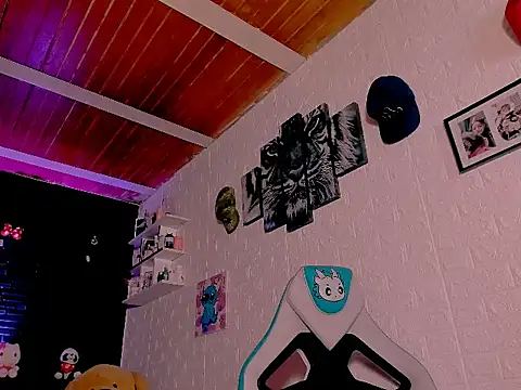 missycanoo online show from 09/25/25, 03:10