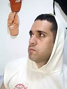 Snapshot of CRISTHIAN_GREY01 chatting on 01/14/25, 05:51 CRISTHIAN GREY01 online show from 01/14/25, 05:51