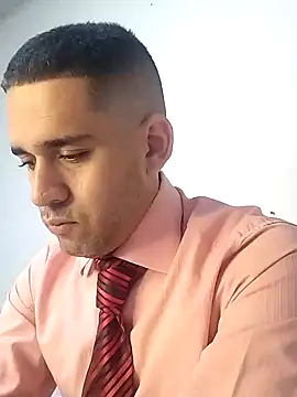 Snapshot of CRISTHIAN_GREY01 chatting on 01/22/25, 02:46 CRISTHIAN GREY01 online show from 01/22/25, 02:46