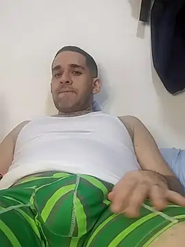 Snapshot of CRISTHIAN_GREY01 chatting on 03/15/25, 05:41 CRISTHIAN GREY01 online show from 03/15/25, 05:41