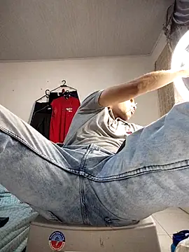 Snapshot of CRISTHIAN_GREY01 chatting on 11/25/25, 07:58 CRISTHIAN GREY01 online show from 11/25/25, 07:58