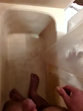 Snapshot of Cuminmyhands90 chatting on 01/08/26, 04:48 Cuminmyhands90 online show from 01/08/26, 04:48