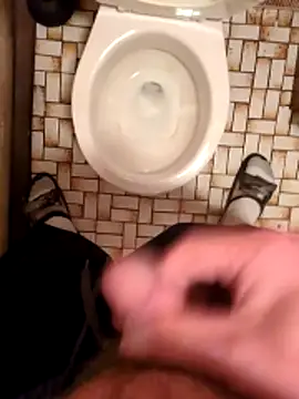 Snapshot of Cuminmyhands90 chatting on 03/01/26, 08:16 Cuminmyhands90 online show from 03/01/26, 08:16