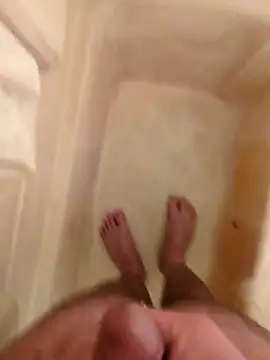 Snapshot of Cuminmyhands90 chatting on 03/08/26, 08:29 Cuminmyhands90 online show from 03/08/26, 08:29