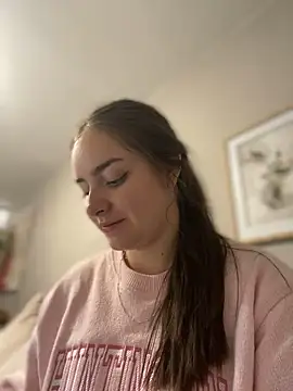 imlindapink online show from 01/29/25, 03:58