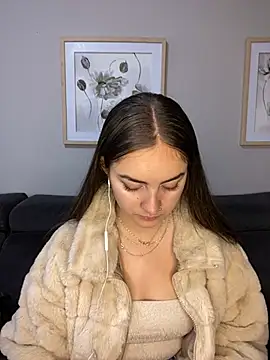 imlindapink online show from 02/11/25, 01:41