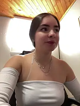 imlindapink online show from 03/03/25, 04:14