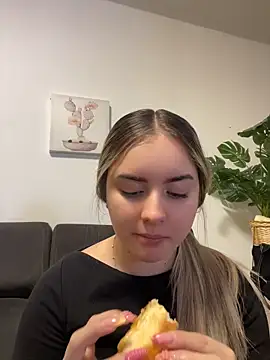 imlindapink online show from 05/09/26, 06:35