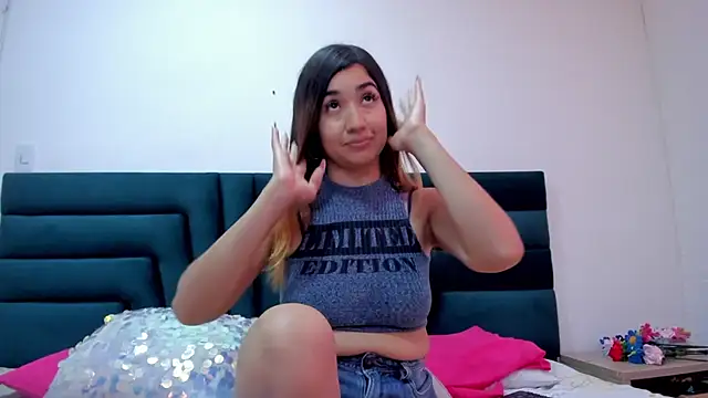 Snapshot of LisaWhite_ chatting on 02/24/25, 09:52 LisaWhite online show from 02/24/25, 09:52