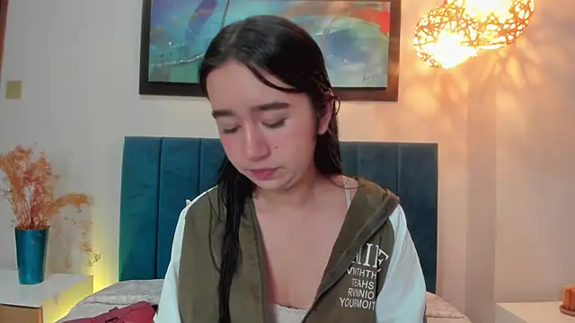 LaraGoldd online show from 11/28/25, 12:46