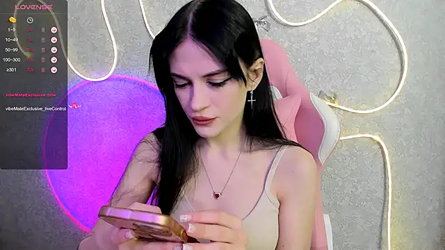 Molly Crystall online show from 05/11/26, 02:50