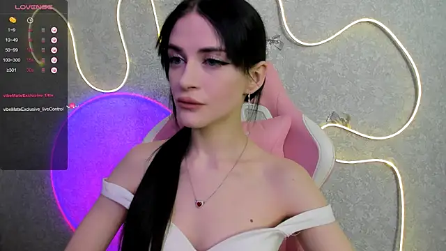 Molly Crystall online show from 05/12/26, 02:52