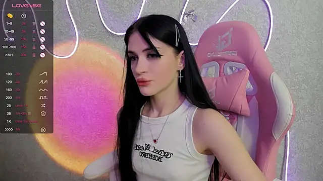 Molly Crystall online show from 06/29/26, 03:57
