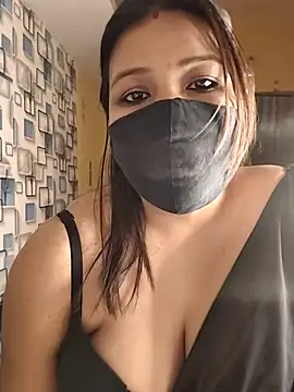 Radhikadavi879 online show from 10/08/25, 04:04
