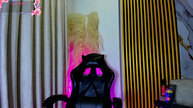 Snapshot of JulietaKane chatting on 11/16/25, 05:24 JulietaKane online show from 11/16/25, 05:24