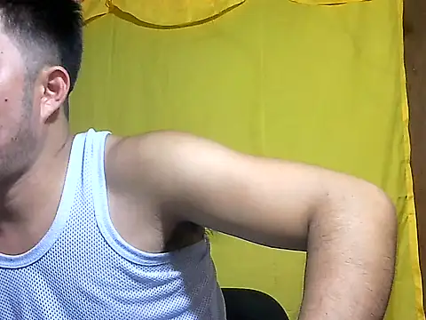 Snapshot of HairyHottestpinoyHandsome chatting on 07/06/26, 06:32 HairyHottestpinoyHandsome online show from 07/06/26, 06:32