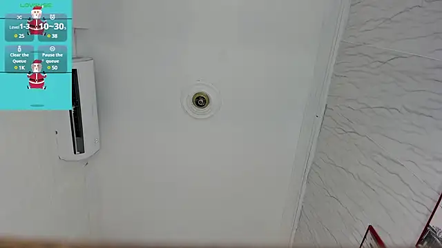 Snapshot of TOWERS21_ chatting on 12/12/24, 08:21 TOWERS21 online show from 12/12/24, 08:21