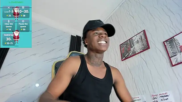 Snapshot of TOWERS21_ chatting on 12/22/24, 11:41 TOWERS21 online show from 12/22/24, 11:41