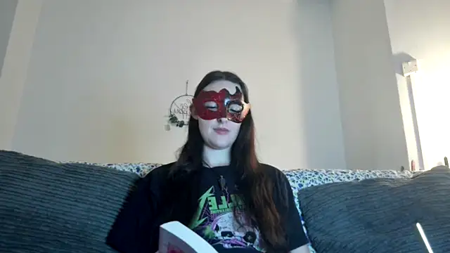 LexiSnowUK online show from 12/15/25, 09:24