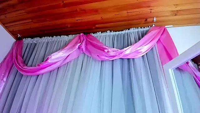  jade white  online show from 02/14/25, 04:09