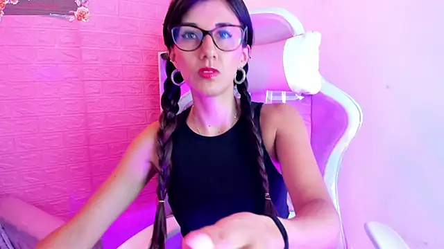  jade white  online show from 03/22/25, 12:35