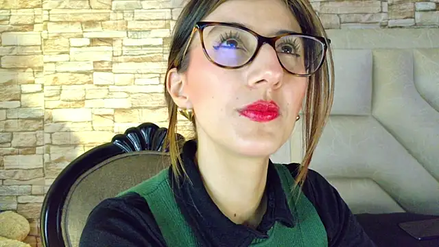  jade white  online show from 05/29/26, 01:31