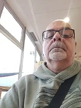 Satiro Sevilla online show from 11/05/25, 02:17