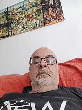 Satiro Sevilla online show from 11/21/25, 11:53