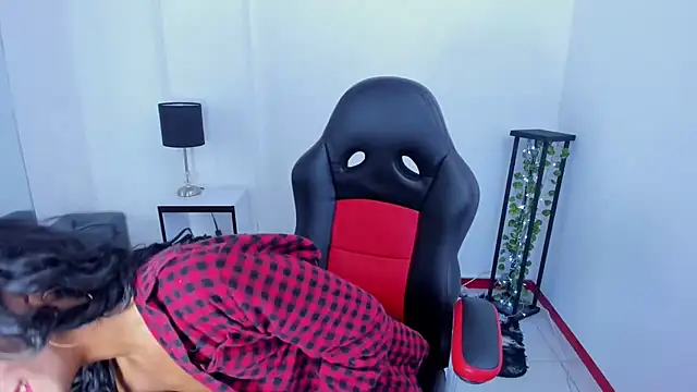 Strella ferrera online show from 03/11/25, 05:49