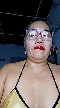 Snapshot of anniecoopeer chatting on 02/15/25, 10:10 anniecoopeer online show from 02/15/25, 10:10