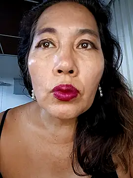 Snapshot of anniecoopeer chatting on 02/18/25, 04:16 anniecoopeer online show from 02/18/25, 04:16