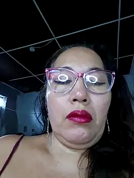 Snapshot of anniecoopeer chatting on 03/03/25, 10:31 anniecoopeer online show from 03/03/25, 10:31