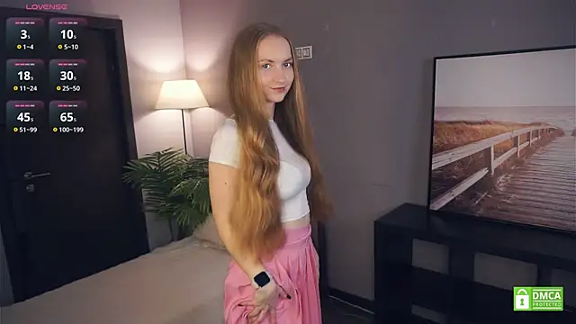 EsmaCarll online show from 12/01/25, 08:14