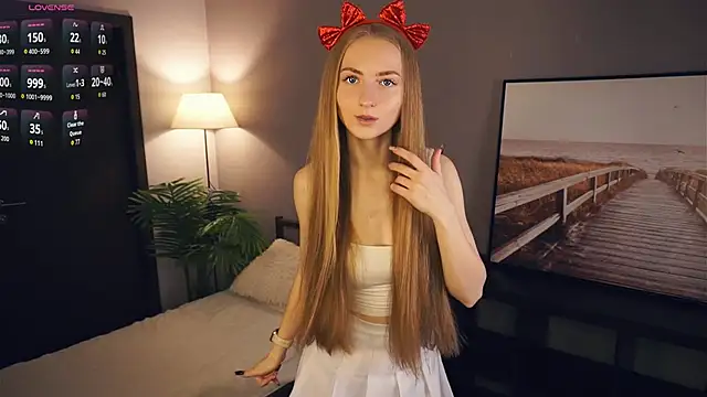 EsmaCarll online show from 12/20/25, 08:27