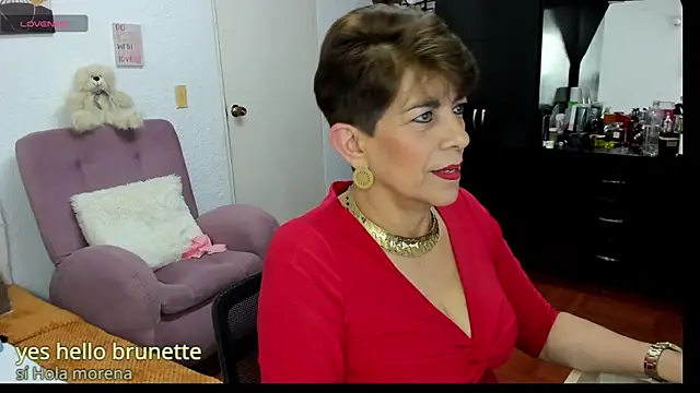 Snapshot of Angelina_Stone_65 chatting on 11/11/25, 10:32 Angelina Stone 65 online show from 11/11/25, 10:32