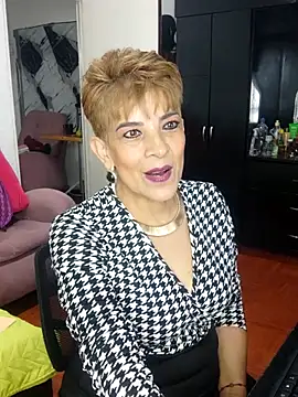 Snapshot of Angelina_Stone_65 chatting on 04/17/26, 07:06 Angelina Stone 65 online show from 04/17/26, 07:06