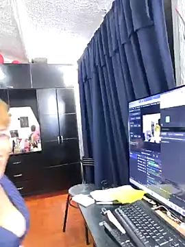 Snapshot of Angelina_Stone_65 chatting on 05/12/26, 11:57 Angelina Stone 65 online show from 05/12/26, 11:57