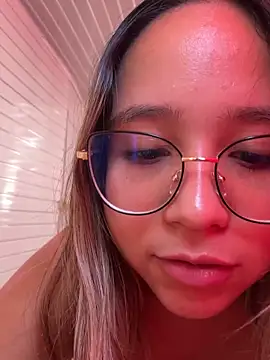 MelanieRoah online show from 06/22/26, 05:43