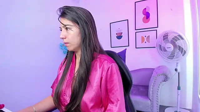 Ema louis  online show from 01/19/25, 12:39