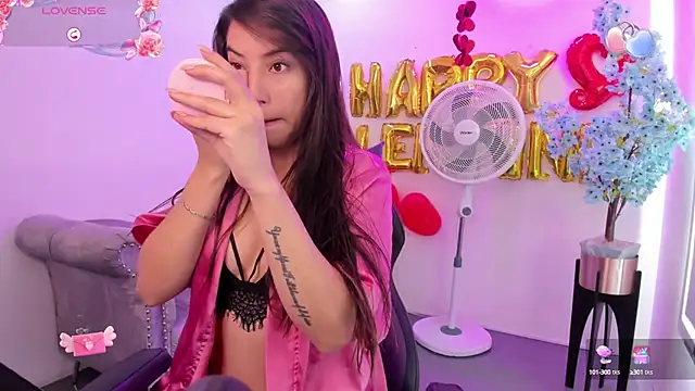 Ema louis  online show from 02/18/25, 12:28