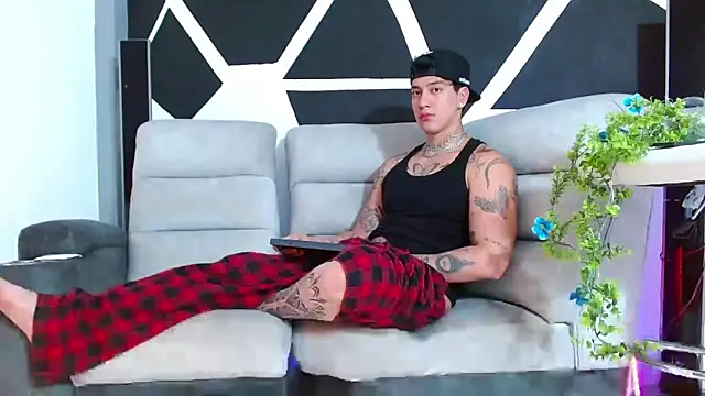 JUSTIN FULLER1 online show from 11/22/25, 08:08