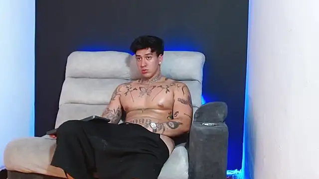 JUSTIN FULLER1 online show from 12/20/25, 08:32