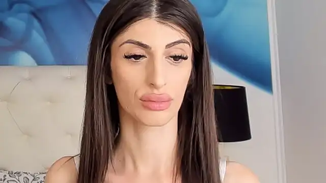 SkinnyDolly online show from 02/17/25, 09:41