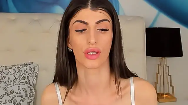 SkinnyDolly online show from 03/16/25, 03:47