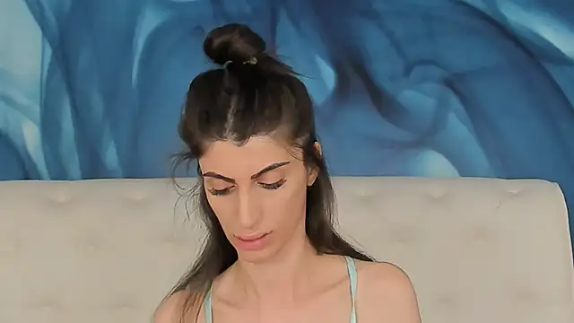 SkinnyDolly online show from 10/03/25, 02:08